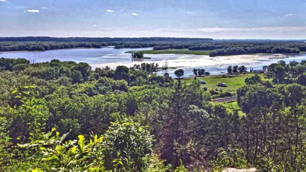 View of Mississippi River from Mississippi Palisades State Park in Savanna, Illinois